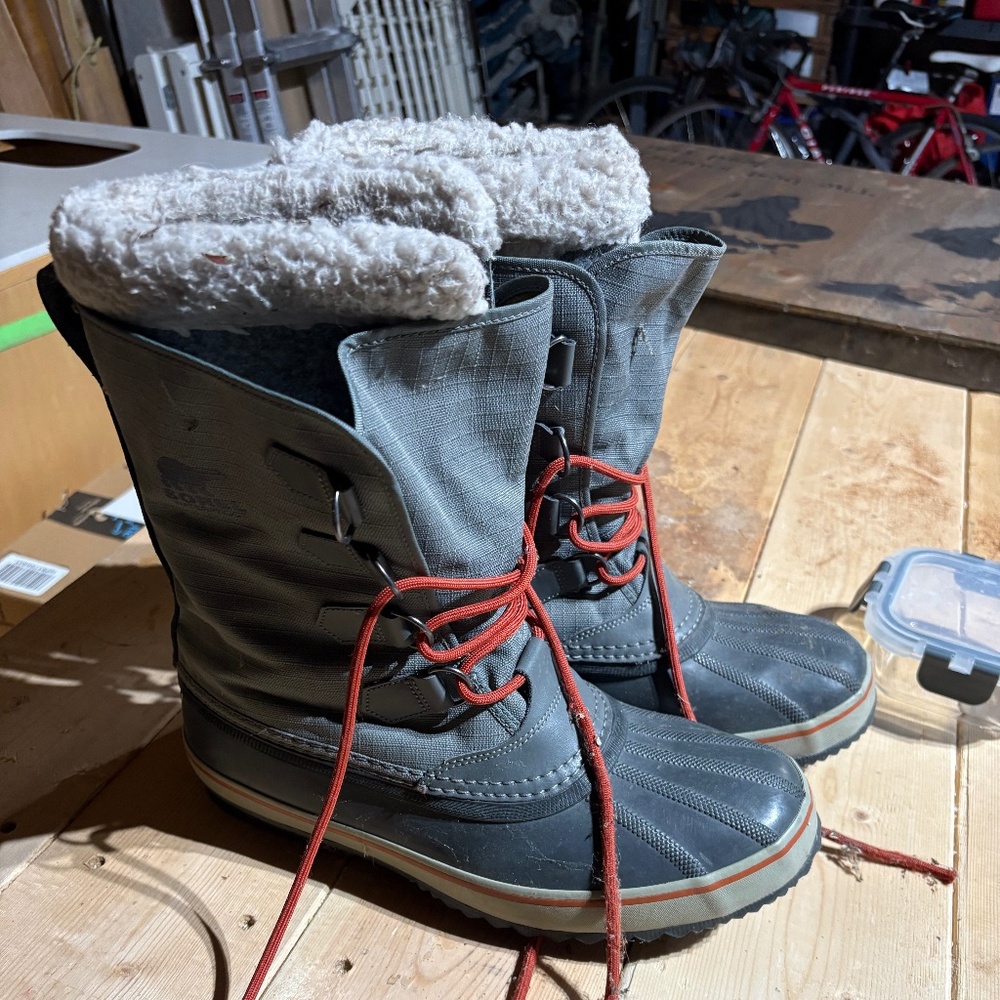 Men’s Sorel winter boots - 11